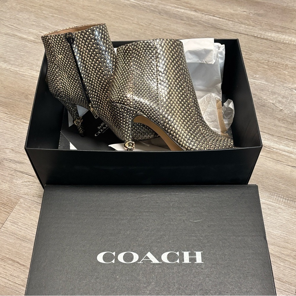 Coach Silver and Black Textured Heels